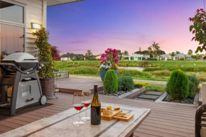 Serene Retreat - Papamoa Beach Holiday Home